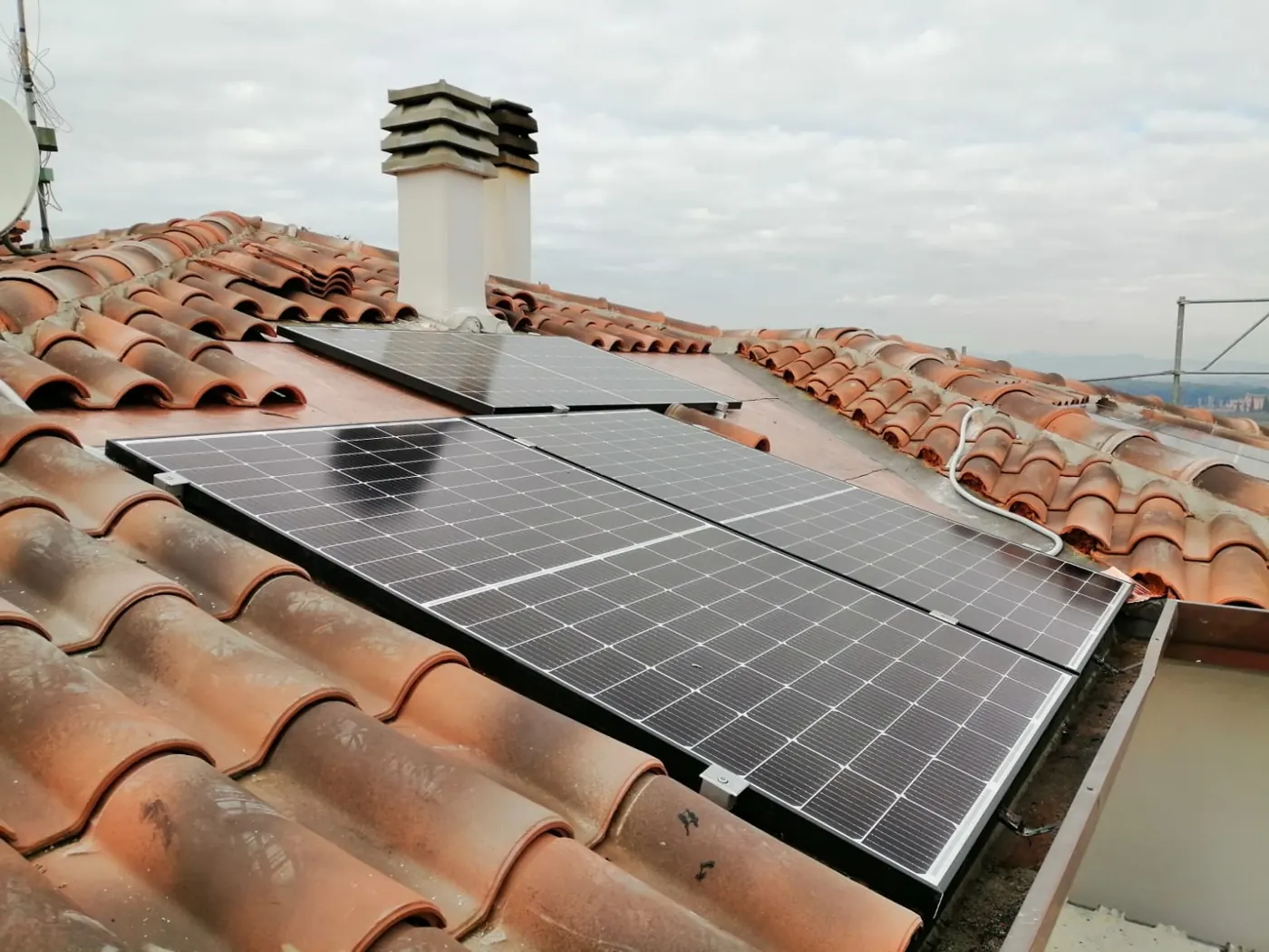 Pannelli fotovoltaici su tetto in coppi a Sassuolo